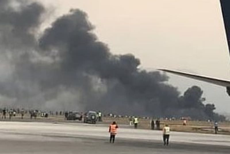 foto – avion cu peste 100 de pasageri la bord prăbușit după decolare