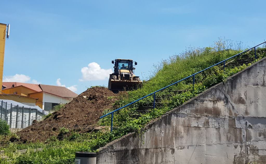 VIDEO FOTO – Au început lucrările la stadionul Municipal. Schimbări radicale în scurt timp