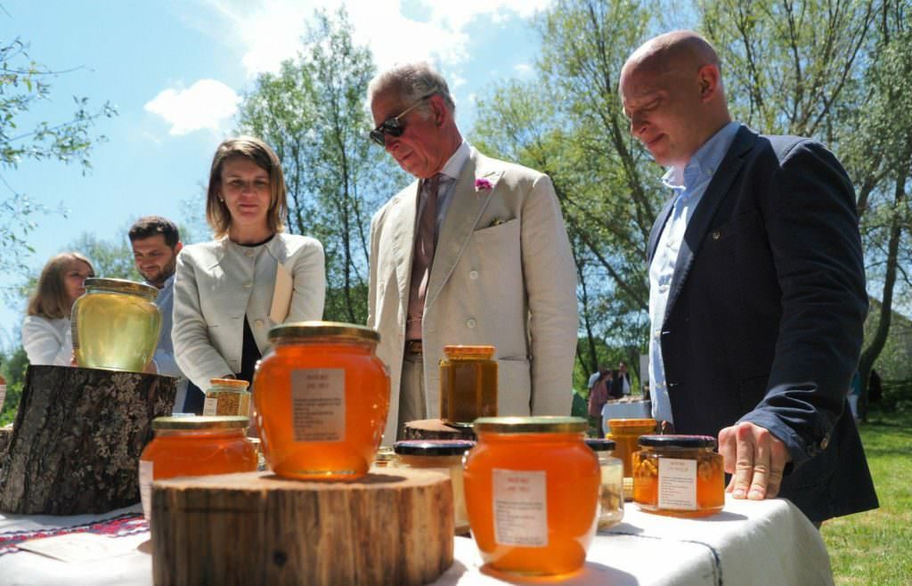 video foto prințul charles întâlnire cu micii fermieri – susține programul sibiu regiune gastronomică europeană 2019