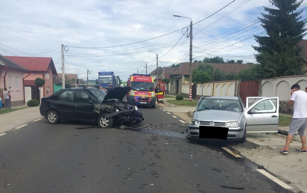 foto – accident la copșa mică. intervine smurd-ul