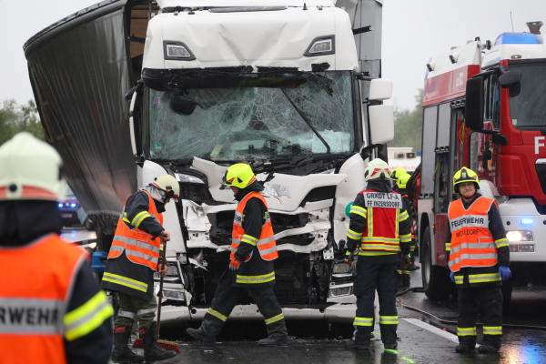 video foto: doi șoferi ai unei firme din mediaș au murit pe a 9 în austria