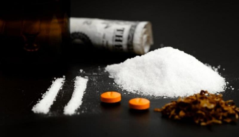 numărul copiilor care consumă droguri a crescut la sibiu - cum pot stopa părinții pericolul