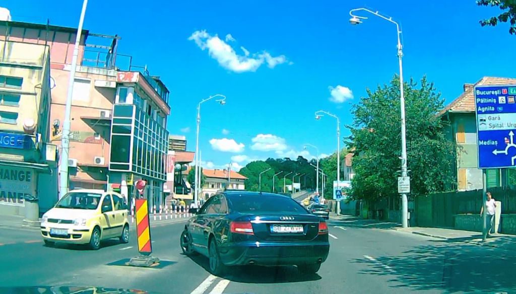 VIDEO FOTO Întoarceri interzise în Sibiu. În față la Teatru și pe Alba Iulia