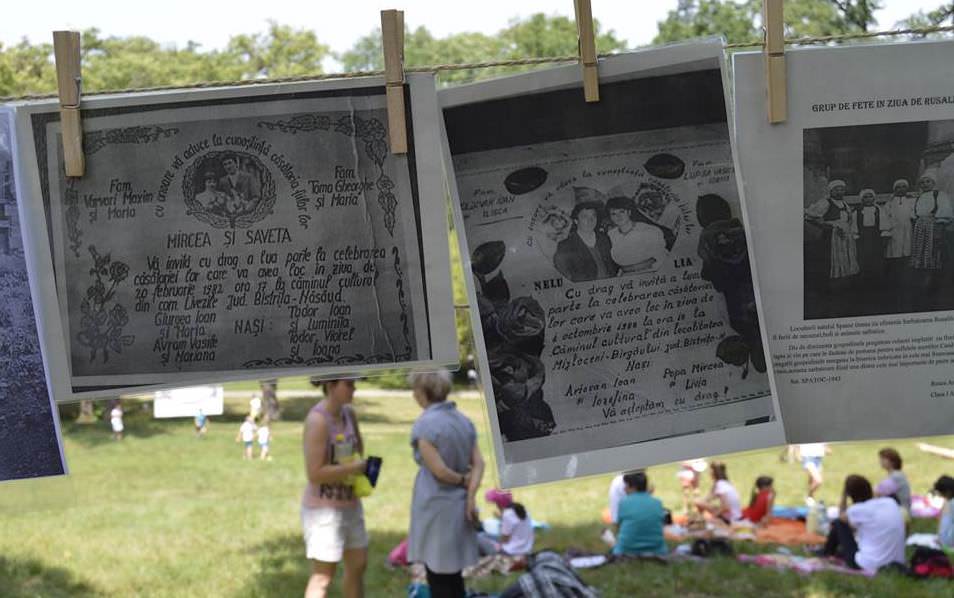 FOTO - Acțiune inedită în parcul Sub Arini - Expoziție de fotografie veche și picnic în aer liber cu elevii