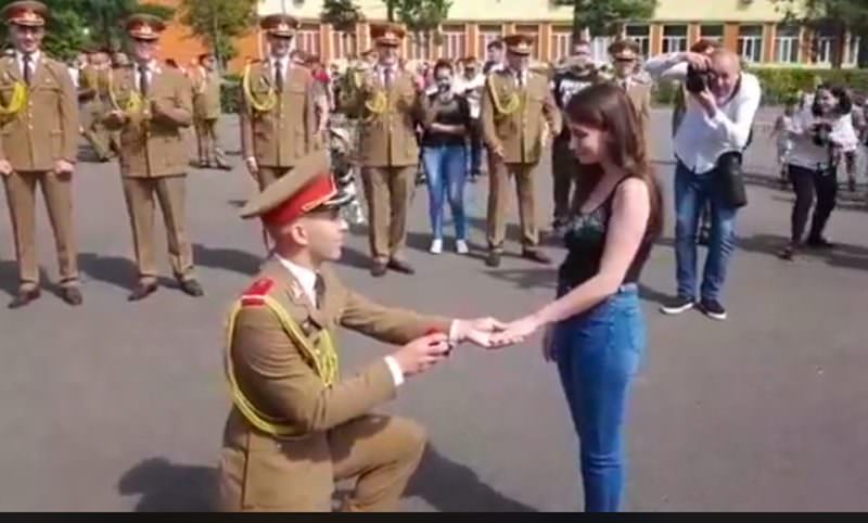 video foto cerere în căsătorie la aft sibiu - a cerut mâna iubitei în fața a sute de oameni