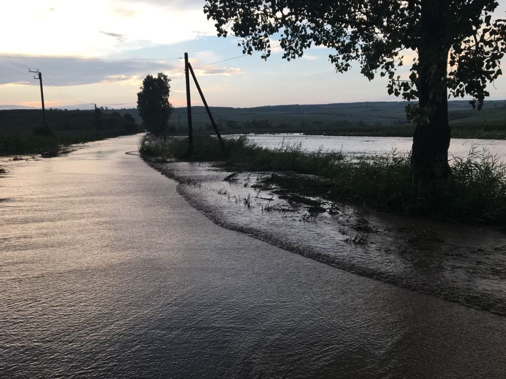 foto inundațiile din județul sibiu. pompierii au acționat toată noaptea