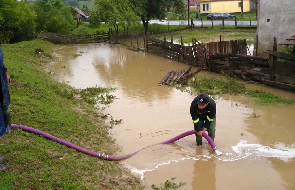 foto măsuri de prevenire a inundațiilor în șapte localități din județul sibiu