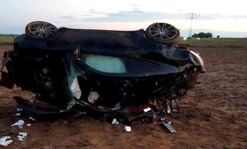 șacoșe cu bani găsite într-o mașină după un accident mortal