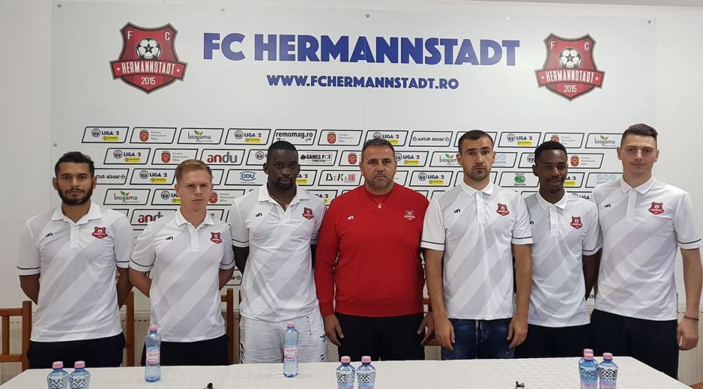 video foto fc hermannstadt și-a prezentat transferurile - trei jucători de națională la sibiu
