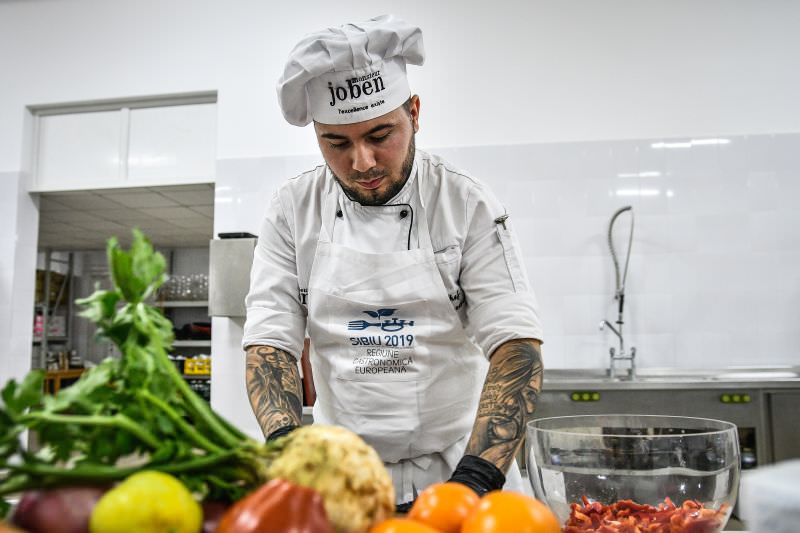 o nouă ediție a concursului european young chef award în sibiu. se ține în piața mare