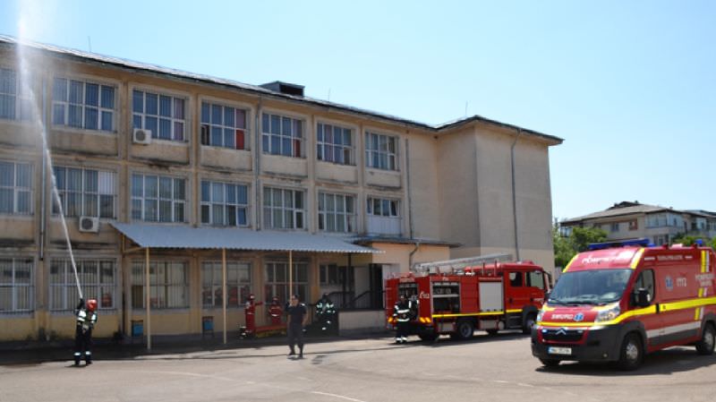 pericol în școli: zeci de clădiri din județul sibiu nu au autorizație de securitate la incendiu