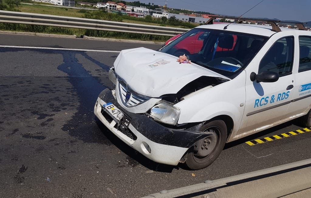 UPDATE FOTO Accident pe autostrada A1 în zona Mohu - Opt persoane rănite