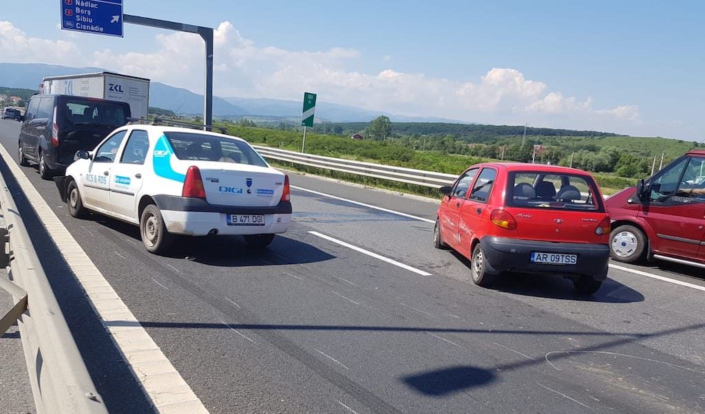 UPDATE FOTO Accident pe autostrada A1 în zona Mohu - Opt persoane rănite