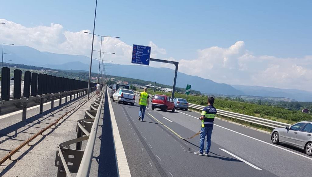 UPDATE FOTO Accident pe autostrada A1 în zona Mohu - Opt persoane rănite