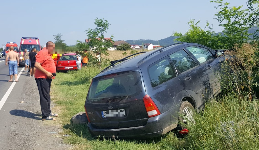 update foto coliziune între două mașini la tălmaciu - sunt persoane rănite