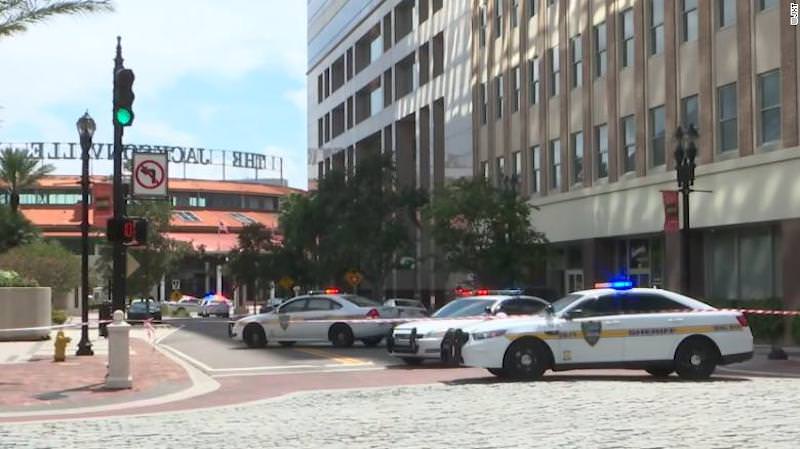 video atact armat în florida - mai multe persoane au fost ucise