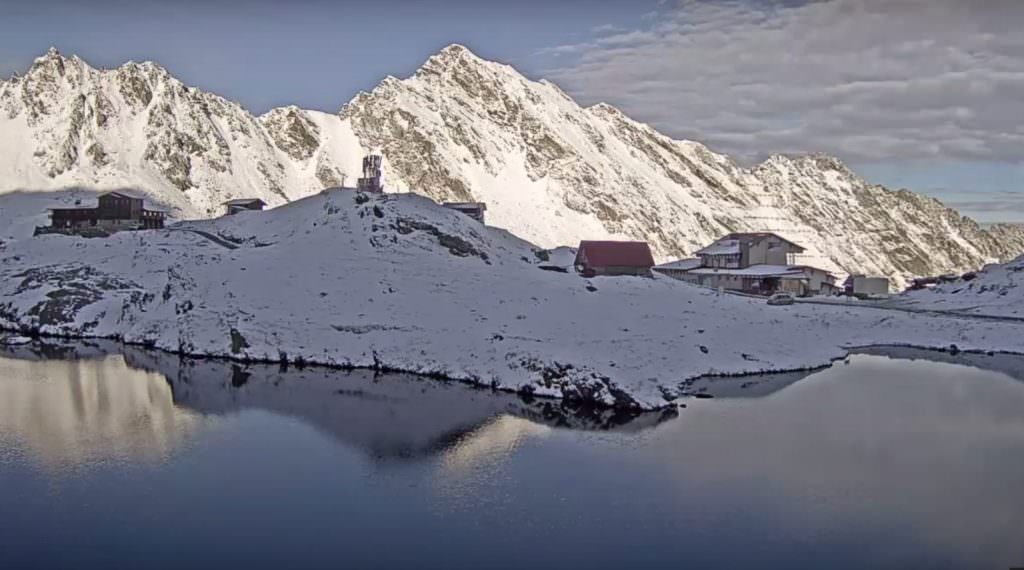risc de avalanşe la munte – meteorologii anunță ger, ninsori și vânt în aproape toată țara