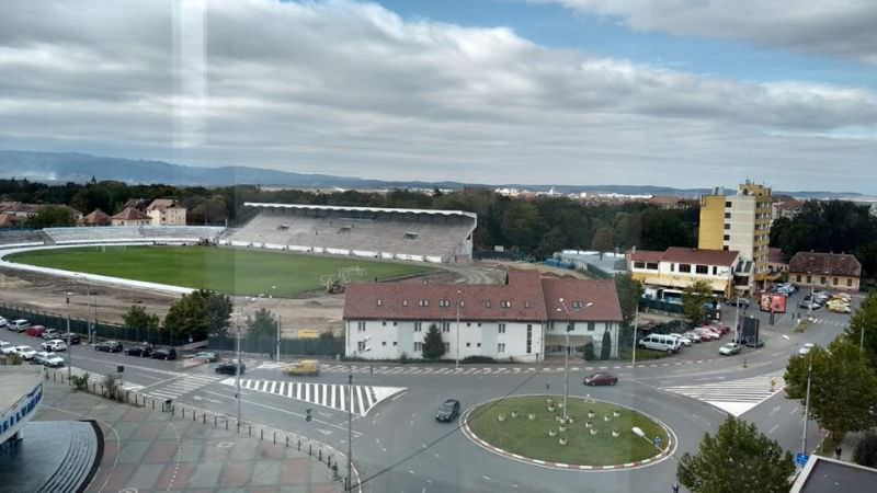 FOTO - Ritmul zilnic al lucrărilor de la stadionul Municipal - Încet și foarte încet sau mai deloc