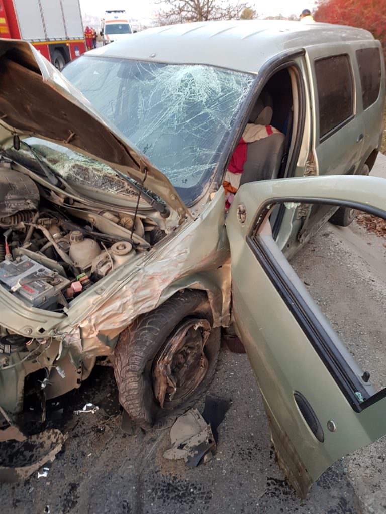 update foto accident în dealul dăii - trei mașini implicate și trei răniți