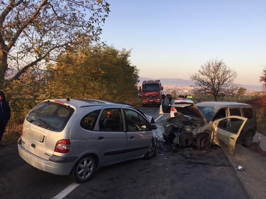 update foto accident în dealul dăii - trei mașini implicate și trei răniți