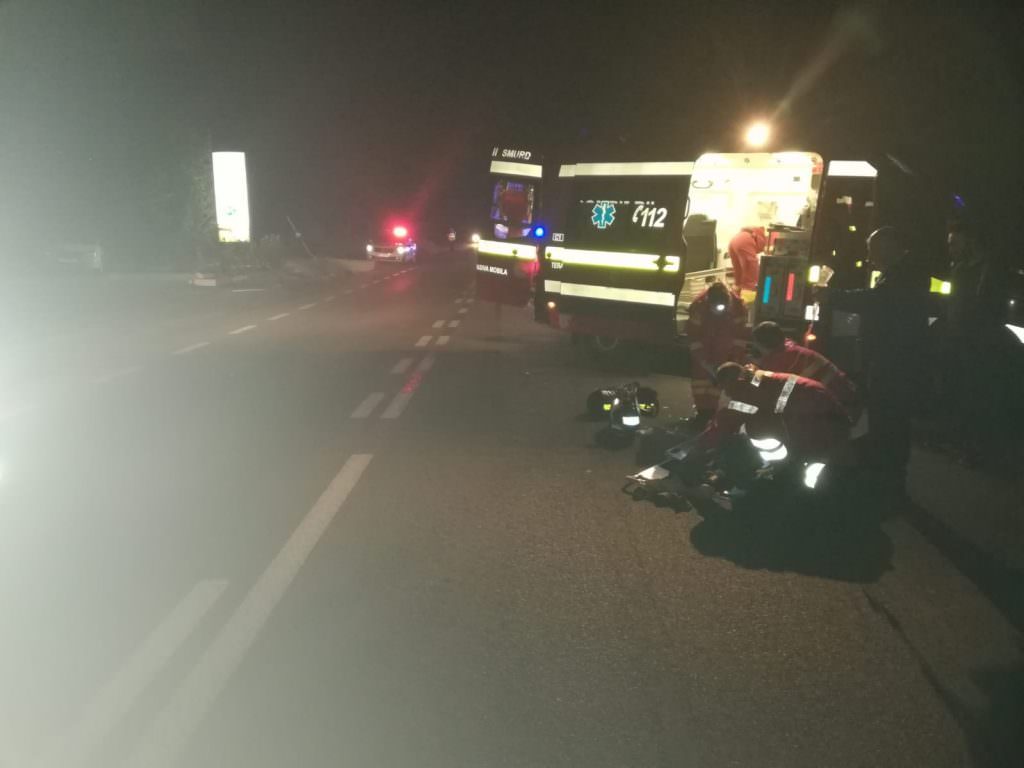 foto accident pe dn14 - nouă persoane rănite la șura mare