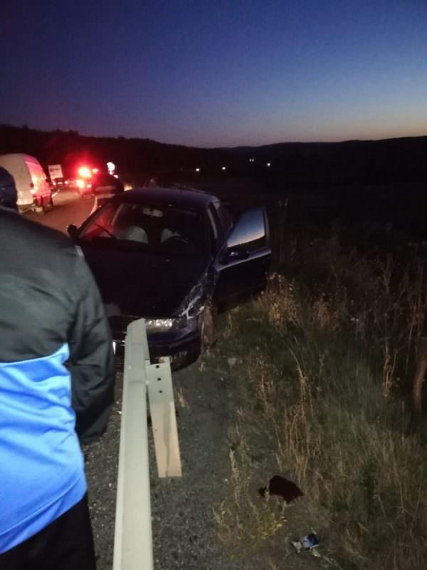 foto accident pe dn14 - nouă persoane rănite la șura mare