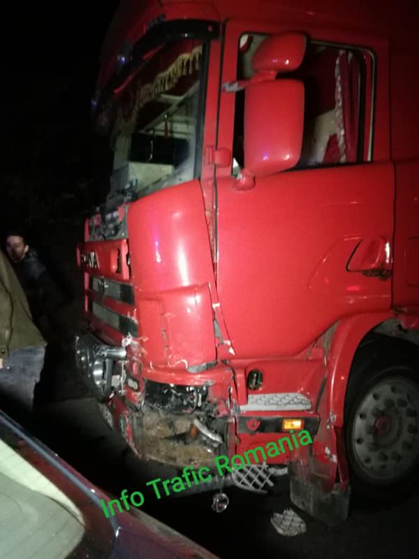 tineri din sibiu implicați într-un grav accident la gherla - imagini