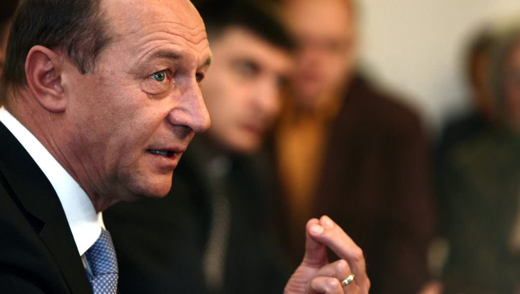 surse: partidul lui traian băsescu negociază o fuziune cu pnl