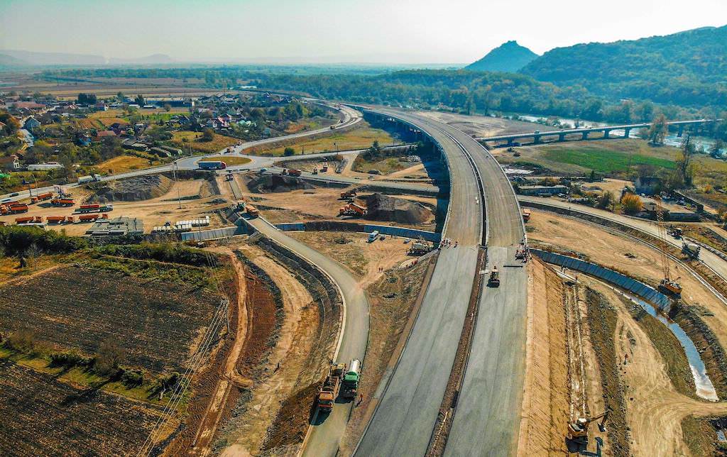 imagini cu autostrada liliecilor, lugoj - deva. anunț despre tronsonul închis între sibiu și deva