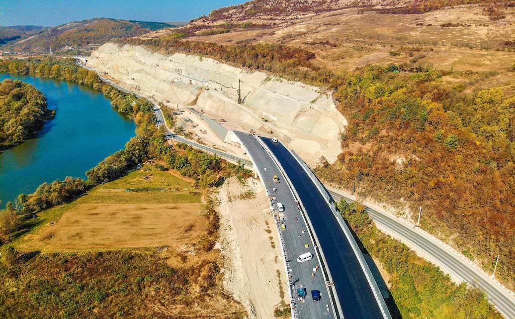 imagini cu autostrada liliecilor, lugoj - deva. anunț despre tronsonul închis între sibiu și deva