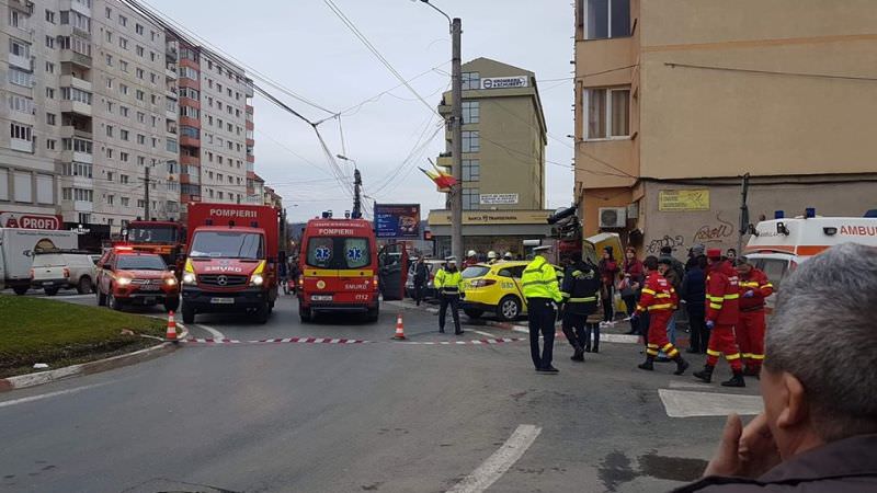 update foto patru persoane rănite într-un grav accident pe strada semaforului din sibiu