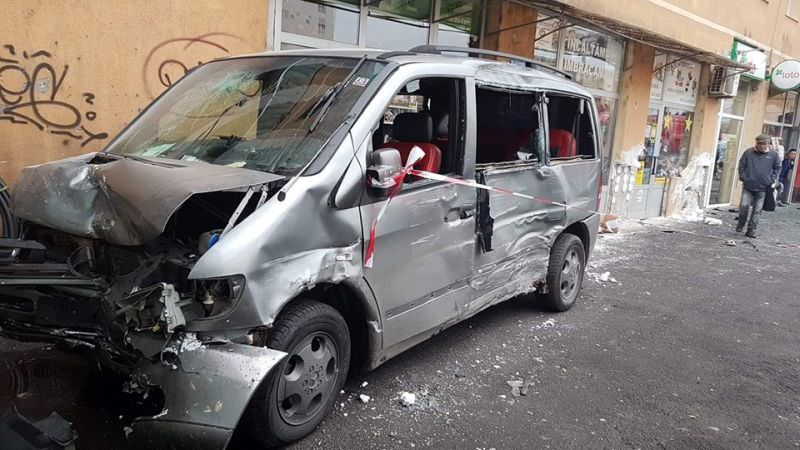 update foto patru persoane rănite într-un grav accident pe strada semaforului din sibiu