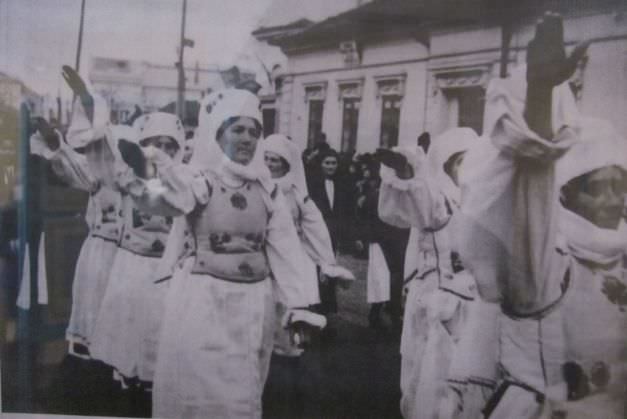 peste 8.000 de sibieni la marea unire din 1918 - cu entuziasm și fală au mers la alba iulia