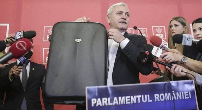 VIDEO FOTO Reacția lui Liviu Dragnea la #Teleormanleaks – a venit în Parlament cu două valize