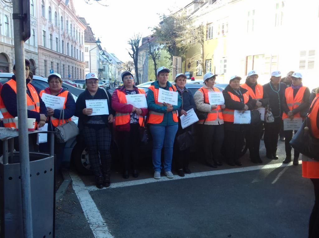 video foto - protest la consiliul județean sibiu. mesajele manifestanților