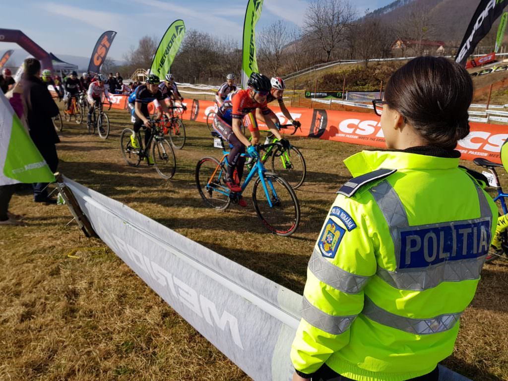 foto polițiștii sibieni, la campionatul național de cyclocross