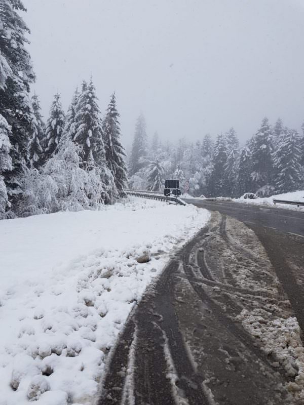 Ninge la Bâlea Cascadă. Starea drumurilor din județ