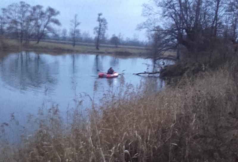 VIDEO FOTO Femeie găsită decedată într-un lac. A fost căutată două zile