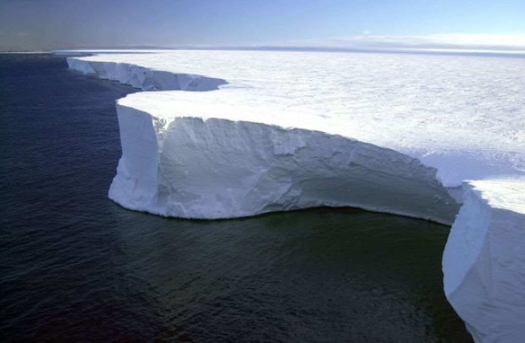descoperire importantă în antarctica – s-a găsit o zonă cu temperaturi ridicate