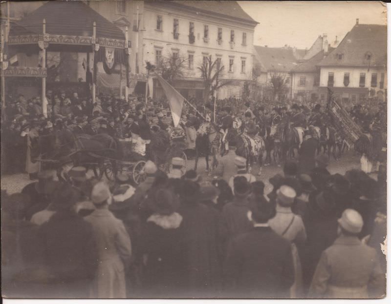 peste 8.000 de sibieni la marea unire din 1918 - cu entuziasm și fală au mers la alba iulia