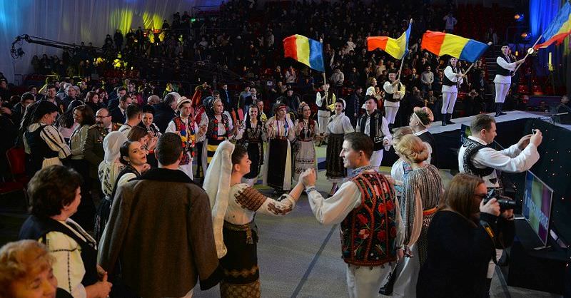 junii sibiului, spectacol extraordinar dedicat zilei naţionale a româniei