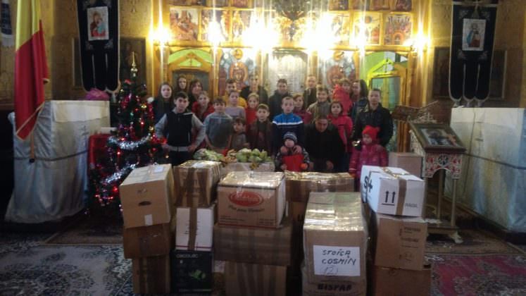 foto copiii din boarta, cadouri din madrid – au primit haine, dulciuri și jucării