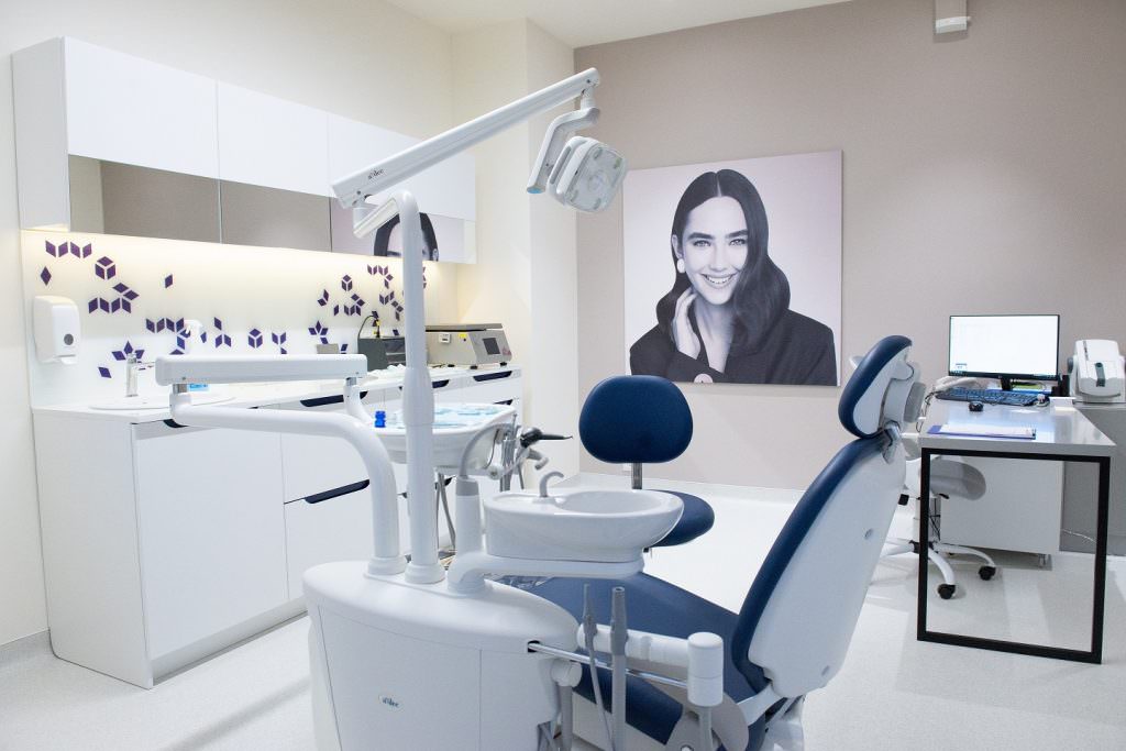 video foto dent estet deschide două clinici noi la sibiu - investiția depăștește două milioane de euro
