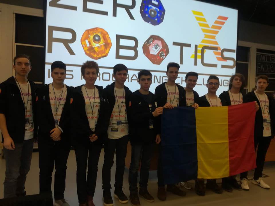 foto elevii de la „lazăr” şi „goga” au impresionat-o pe ministra andronescu: românia va organiza o olimpiadă internaţională de robotică
