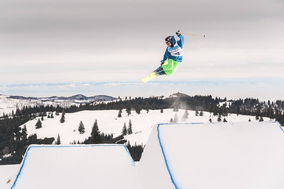 foto distracție mare la păltiniș – cei mai spectaculoși snowboarderi și schiori se întrec la platoș