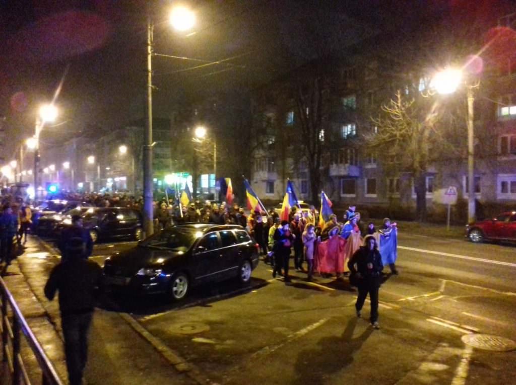 video foto peste 600 de sibieni la protestul anti-psd: "viorica, fă ceva! gramatica!"