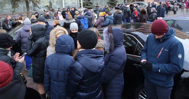 video zeci de mii de oameni evacuați la moscova în urma unor amenințări cu bombe