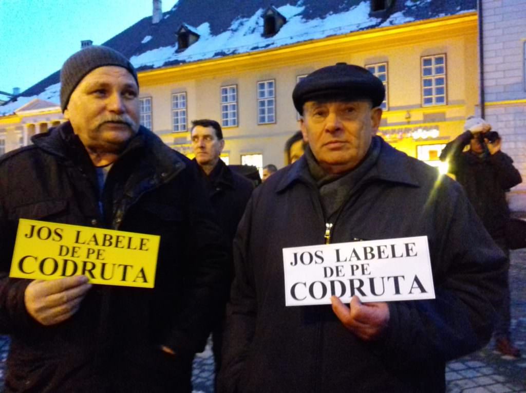 update video foto peste 1.000 de oameni protestează la sibiu pentru kovesi