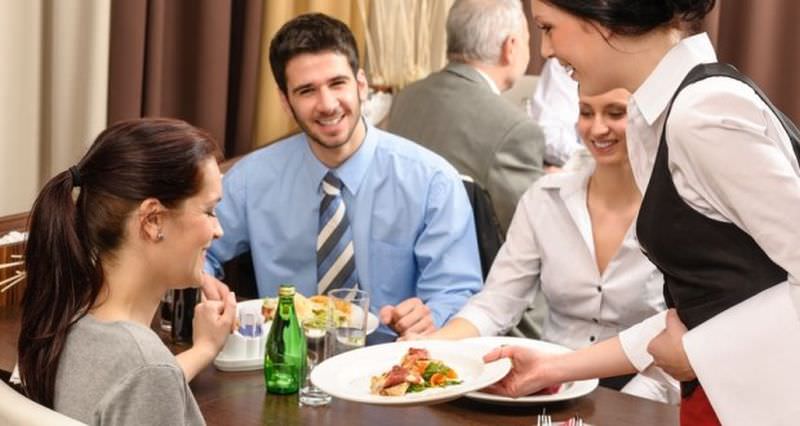 patronii restaurantelor din sibiu anunță redeschiderea locațiilor - acțiunea este ilegală