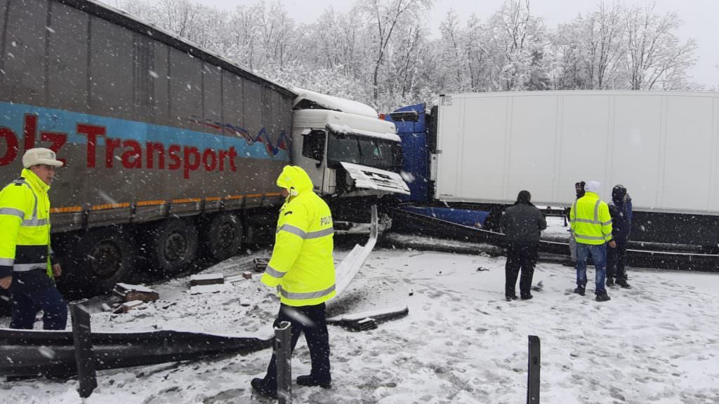 update foto accident cu două tir-uri pe autostrada a1, sensul sibiu - sebeș